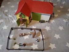 Schleich Konvolut Bauernhof mit Zubehör: Zäune Kühe Esel Schwein Bauer Futter