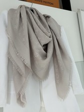 Louis Vuitton Monogram Classic Tuch 