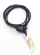 Halskette Surferkette Surferschmuck Textilband Anhänger Wolfszahn Wolf Zahn hell