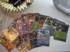 Prismatische Entwicklungen Pokeball Meisterball Evoli Psiana Flamara Folipurba