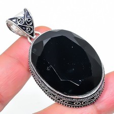 Schwarzer Spinell Edelstein