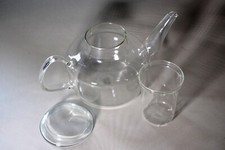 Glasteekanne im DDR DESIGN mit seltenem Logo: "SAALEGLAS" (bitte lesen)