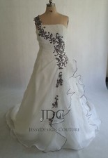 Klassisches Weiß Brautkleid