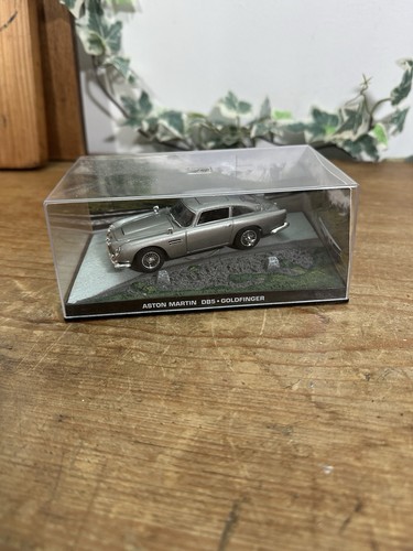 Corgi james bond aston martin - corgi,
