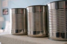 Leere Konservendosen 40