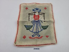 Tuch Holländisches Motiv Wasserträgerin gestickt 36,5x29cm Holland Deko #254830