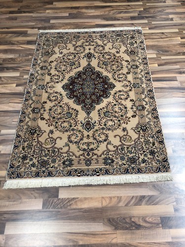 Isfahan 112 x 136 - ✔,