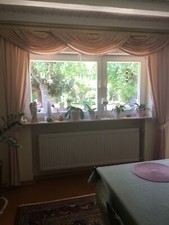 Gut erhaltene Gardinen