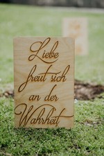 Einzigartig! 8 Hochzeits-Holz-Schilder mit Texten aus dem hohen Lied der Liebe