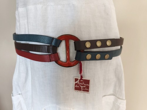 Ledergürtel 3reihig rot braun
