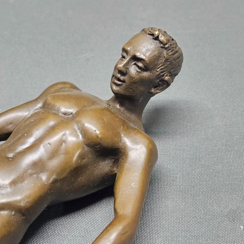 Super bronze mann - mann, akt