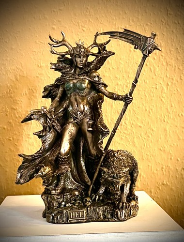 Hel figur nordische göttin - nordische,