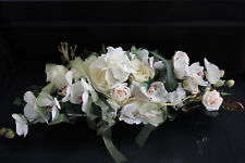 künstliches Blumengesteck Rosen weiß grün in Porzellan-Schale von Sandra Rich