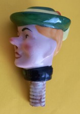 Flaschenausgießer Porzellan Frau grüner Hut Schnapsnase Vintage