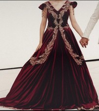 Rotes Henna Kleid