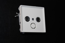 Merten ARTEC FLÄCHE ANTIK Fläche TV Radio Dose mit Blende in polarweiß