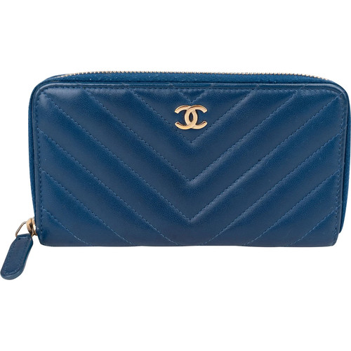 Chanel quilted leather chevron - quilted,