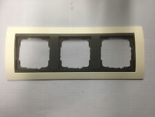 Gira Event Rahmen 3fach