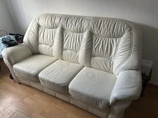 2 weiße Leder Sofas, klein und groß