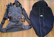 BabyBjörn One Babytrage - Anthrazit mit wärmendem Fleecesack