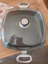 B.A.F Kasserolle 28 cm x 28 cm mit Glasdeckel nur einmal benutzt