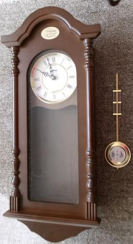 Wanduhr tempus fugit - tempus,