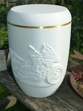 Urne Motorrad 3,5l aus biobasiertem weißen PLA 3D gedruckt