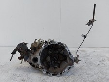 Toyota Yaris P1 Getriebe manuelles Schaltgetriebe 5 Gang 1.3 63kw VVTI 2NZ-FE 