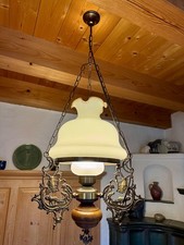 Antike Hängelampe Landhausstil Messing Holz Milchglas Bauernmotiv in Top Zustand
