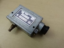 DDR Micro Druck Taster 500V 10A IP54 im Alugehäuse mit beiderseitiger Dichtung