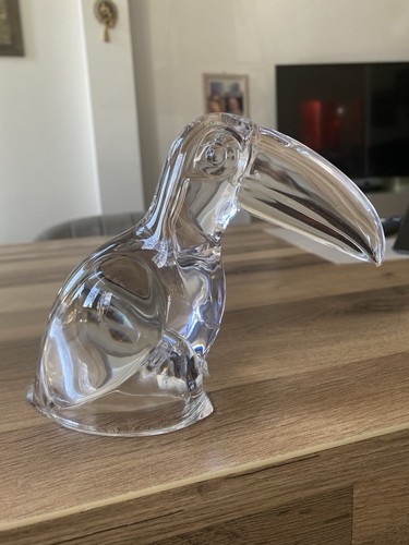 Eine tukanfigur aus - eine,