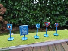 SIKU PLASTIK seltene Verkehrsschilder "blau" 5 Stück Verkehrszeichen 60er-Jahre