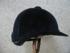 Reiterhelm von Charles Owen.  Größe: 55 / 6 ¾.