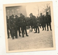 Foto - Soldaten mit Stahlhelm