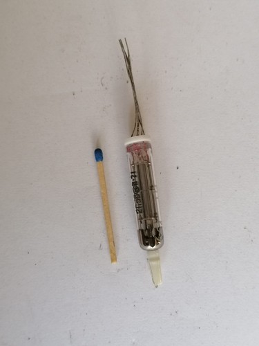 Elektronen röhre 2p5b - ,