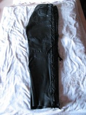 Schwarze Schnürlederhose