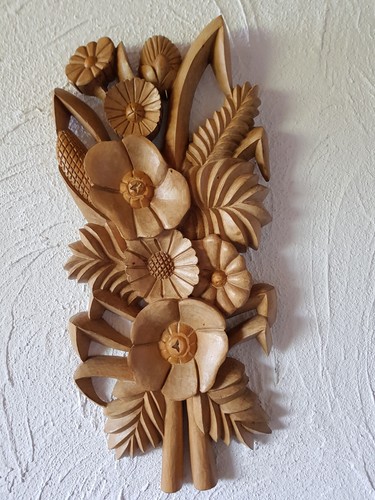 Große holzschnitzerei - große,