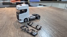 Herpa Scania CR20 HD Lowliner Solo-Zugmaschine in Weiß. 