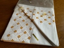 Omas Kissenbezüge 2 OVP. 60er Jahre, sehr gut  bestickt Goldgelb 80 x 80 Vintage