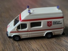 Krankenwagen Modell Praliné