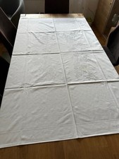 Tischdecke Damast Trauben Stickerei Muster 150 cm x 125 cm alt Vintage weiß