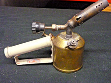 Alte Lötlampe VULCANO No. 423, Benzinbrenner aus Messing, Bunsenbrenner