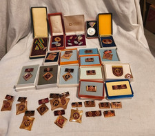 40xDDR Orden, Abzeichen, Medaillen, Pins, Anstecker Konvolut Sammlung