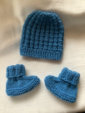 Baby-Set: Mütze Schuhe unisex Handarbeit neu  Strick mittelblau 2-4 Mo warm 
