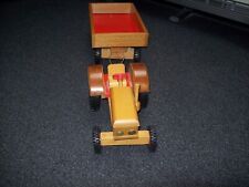 Alter DDR Holz Traktor mit Hänger