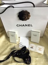Chanel Set: große Papiertüte m. Samt Camelia, 2 Proben, 1m Samt Band, 8 Sticker