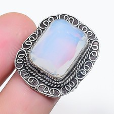 Milchiger Opal Edelstein Ring