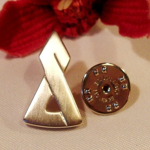 Pierre lang pin knopfbrosche - lang,