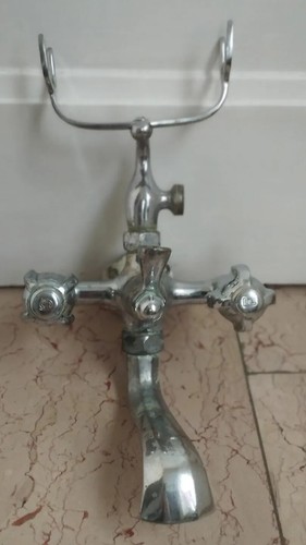 Schöne alte badewannenarmatur - schöne,