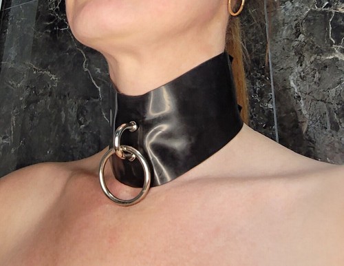 Latex gummi halsband mit ring - gummi,